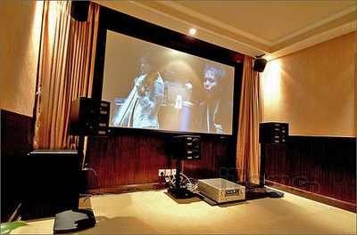 無(wú)錫辰美會(huì)展 專業(yè)批發(fā)銷售無(wú)錫布萊特斯電動(dòng)幕布及音響設(shè)備